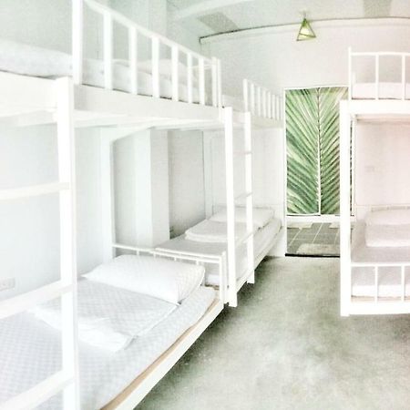 Cong Sen Backpackers Hostel T'ai-tung Exterior foto